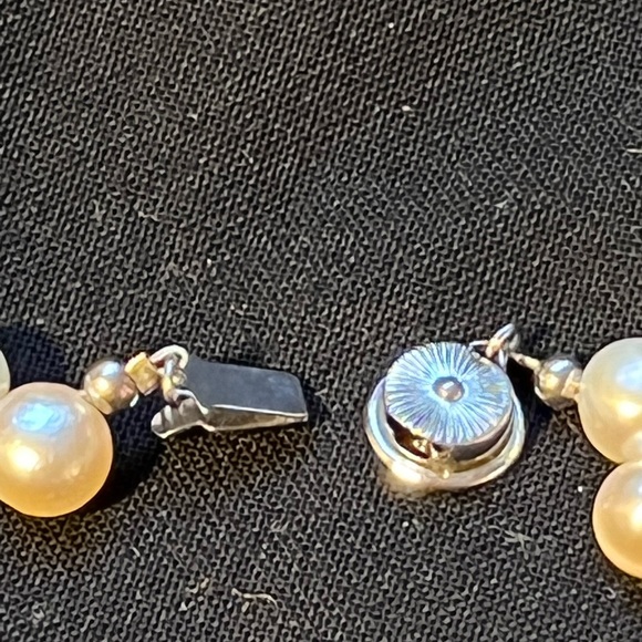 Real Pearl 2 Color Necklace - Picture 4 of 17